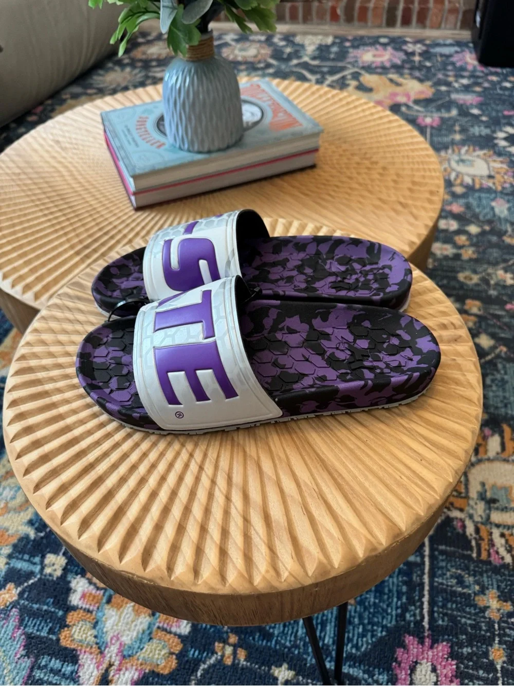 Hype Co. Kansas State University Wildcats Slydr Ncaa Sandals Beach Slides NWOT